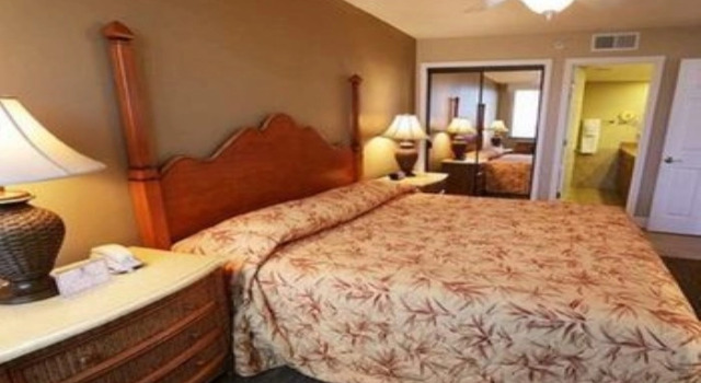 Hilton Grand Vacations Eagles Nest Resort, Забронировать Курортный отель Марко-Айленд штат Флорида
