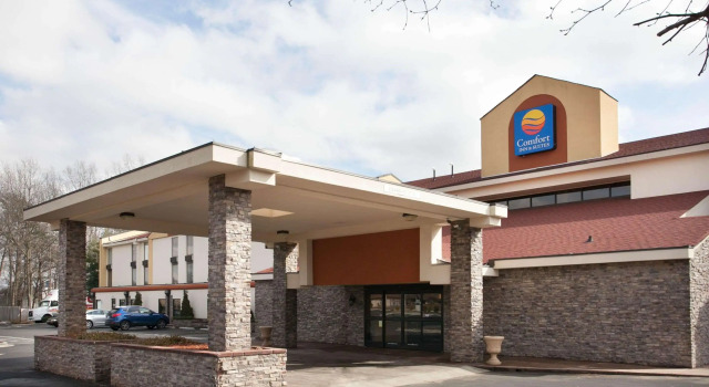 Comfort Inn & Suites Statesville - Mooresville, Забронировать Отель Стейтсвилл Северная Каролина