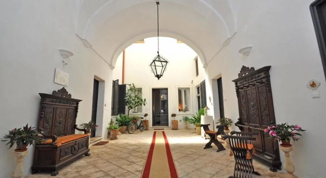Palazzo De Donatis, Rezerwuj Hotel Hotele w Melissano z parkingiem, Parking