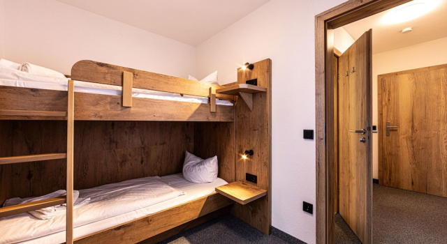 Семейный номер Standard с 2 комнатами с балконом и с видом на горы Hotel AlpinaRos