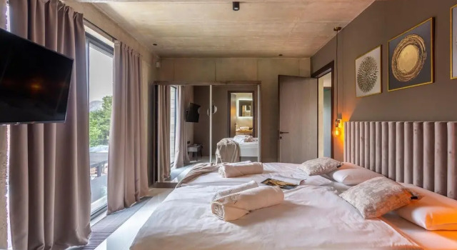 Amazing Home in Baska With Sauna, 4 Bedrooms and Swimming Pool, Varaa Hotelli Hotellit Kvarner Islands uima-altaalla, Uima-allas