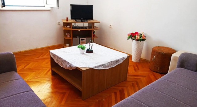 Neve - 30 m From sea - H, Rezerwuj Hotel Hotele w Split-Dalmatia County z parkingiem, Parking