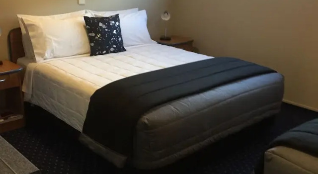 Апартаменты Superior Bay City Motor Lodge