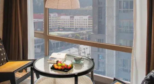 Люкс Luxury Manhuiju Su Guizhou National Culture Design Hotel