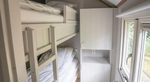 Forest Farmhouse w/ Private Garden, Rezerwuj Hotel Hotele w Veluwe z parkingiem, Parking