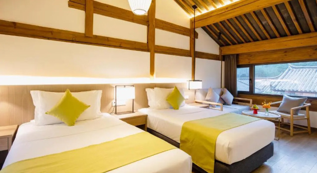 LUX* Tea Horse Road Peach Valley, Book Hotel Hoteller i Shangri-La med pool, Swimmingpool