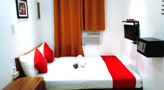 Makati One Poblacion Hotel