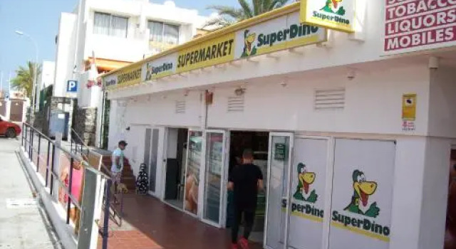 By Jonni Res. Chaparral, Book Hotel Hotels in Tenerife with Parking, Parking