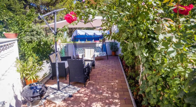 Апартаменты с 2 комнатами с балконом и с видом на море Apartment Siesta
