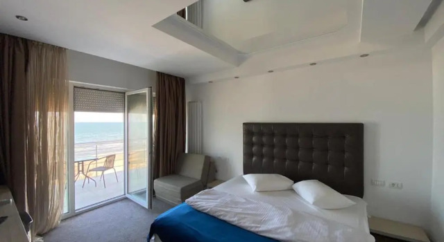 Трёхместный номер Deluxe seafront Ella by the sea Residence