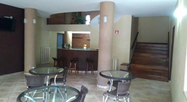 Aurora Hotel, Забронировать Отель Отели Рибейран-Прету с парковкой, рядом с Ресторан Pinguim Beerhouse, Парковка