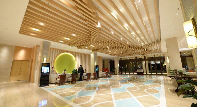 RoEasy Hospitality Hotel, Book Hotel Hoteller i Lingshui med pool, Swimmingpool
