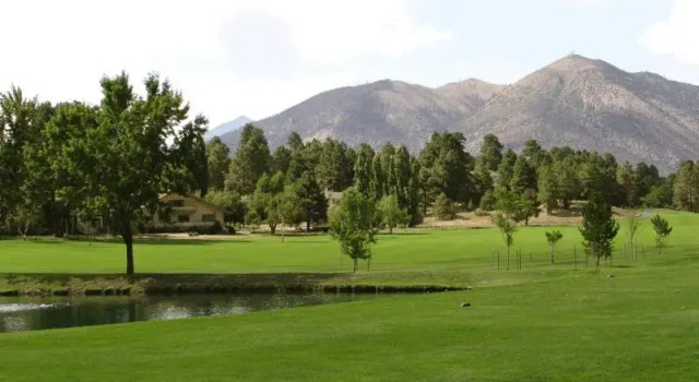 The Cozy Golf Course Townhome
