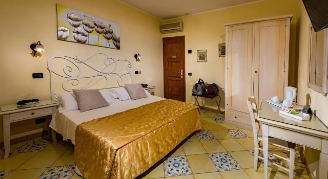Двухместный номер Standard с балконом и с частичным видом на море Hotel Cala Marina
