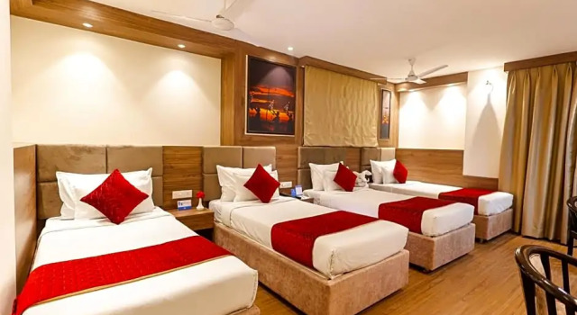 Четырёхместный номер Standard Hotel Dolphin International