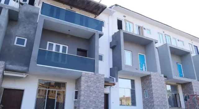 Luxury 4-Bed House in Abuja, Prenota Casa vacanze Ville a Abuja, Villa