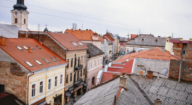 Historical center, Prenota Hotel Uzhhorod 
