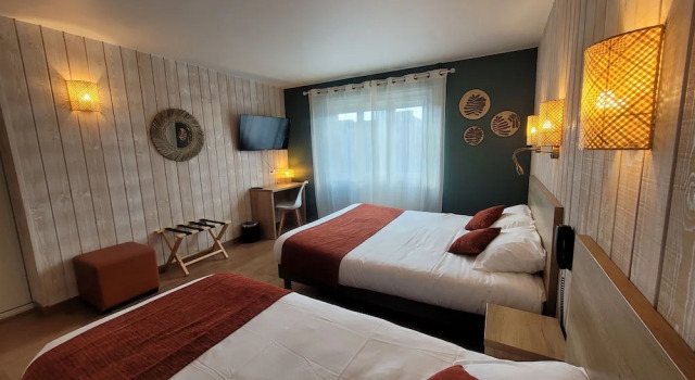 Трёхместный номер Standard Brit Hotel des Halles