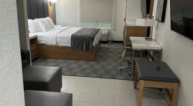 Двухместный люкс La Quinta Inn & Suites by Wyndham Coralville Iowa City