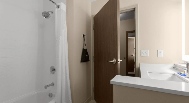 Четырёхместный номер Standard Holiday Inn Express & Suites - Fayetteville South by IHG