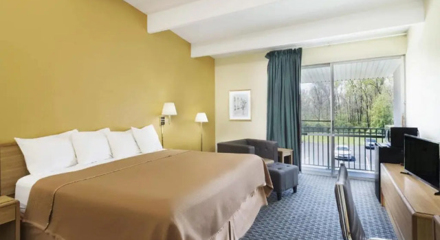 Номер Standard Howard Johnson by Wyndham Newburgh
