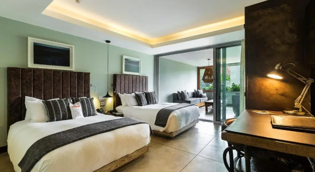 Двухместный полулюкс The Charlee Hotel
