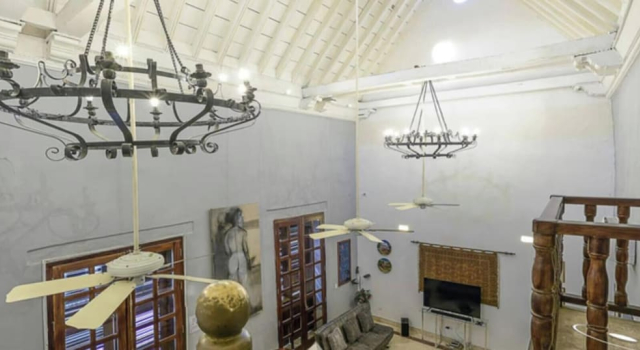 Апартаменты Luxury Large Apartment With Colonial Balcony