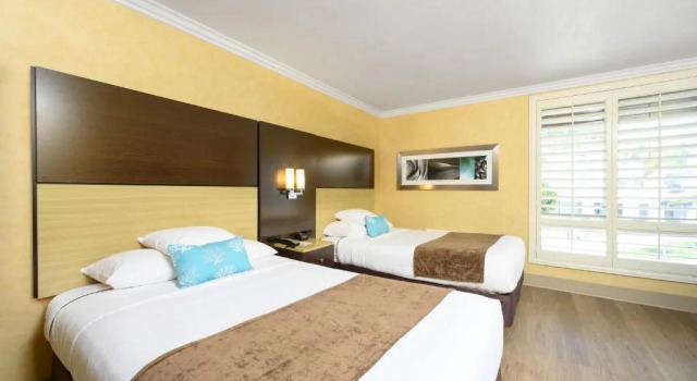 Четырёхместный номер Standard Little Inn By The Bay Newport Beach Hotel