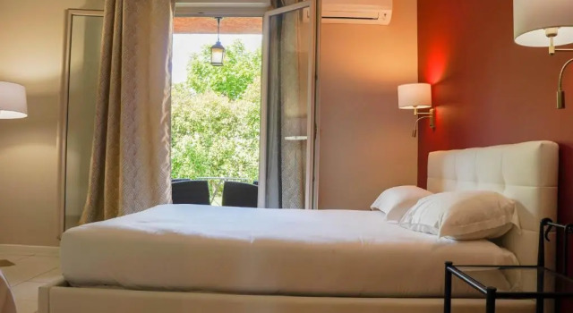 Трёхместный номер Standard Hôtel Les Jardins