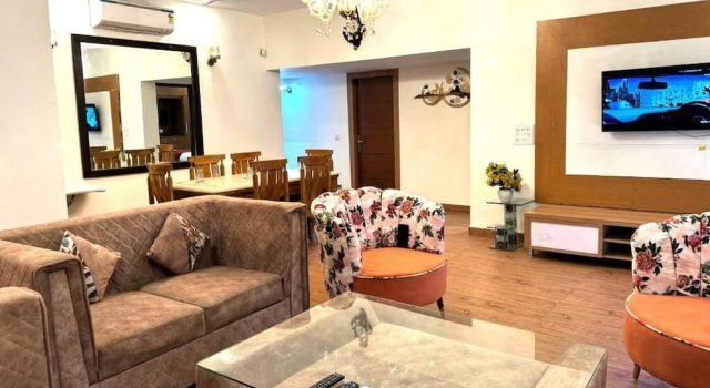 Fortune Home Service Apartment E-28 1A, Забронировать Апартаменты/квартира Отели Нью-Дели с парковкой, Парковка