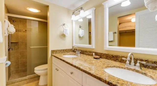 Sanibel Siesta on the Beach Unit 203 2 Bedrooms 2 Bathrooms Condo, Забронировать Апартаменты/квартира Отели Санибел с парковкой, Парковка