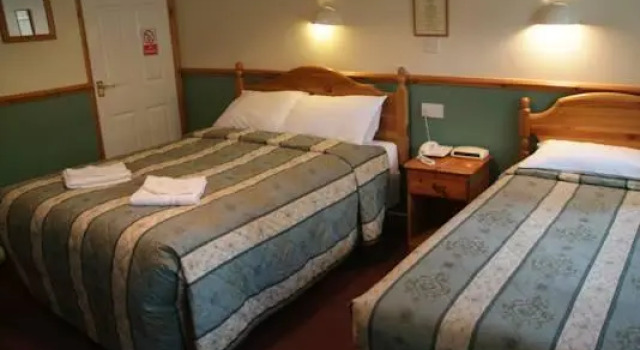 Трёхместный номер Standard Gatwick Belmont
