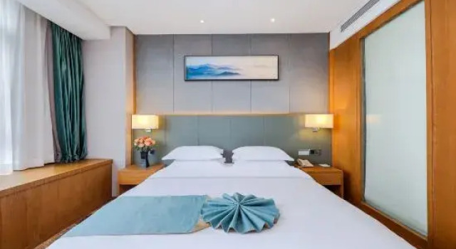 Люкс Luxury YueCheng Hotel