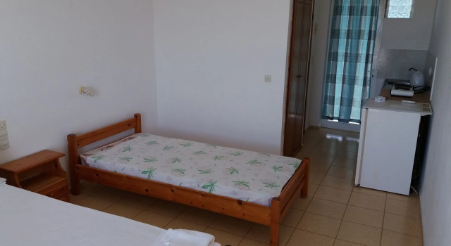 Yanna Studios & Apartments
