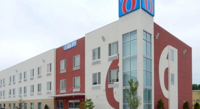 Motel 6 Tulsa, Забронировать Мотель Талса Оклахома, рядом с Village Square Shopping Center