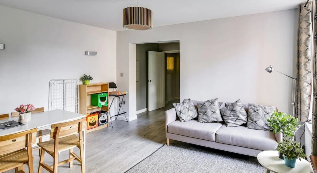 Next to Euston! Perfect 2 bed in Central London, Забронировать Отель Отели Лондона 3 звезды, рядом с Театр Technis, 3*