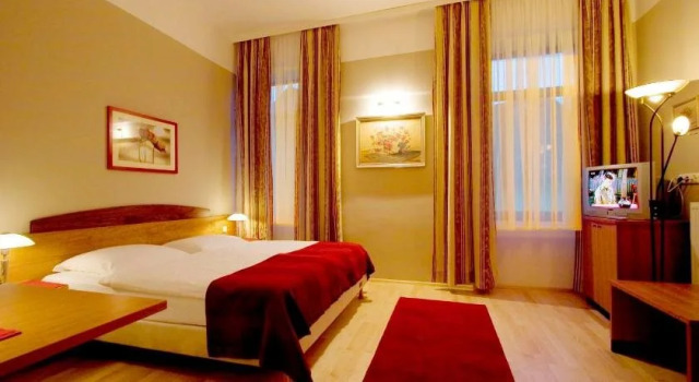Hotel zur Linde, Rezervasyon Otel Sankt Valentin 