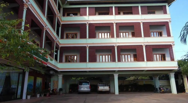 Phou Chang Hotel, Забронировать Отель Тхакхэк 
