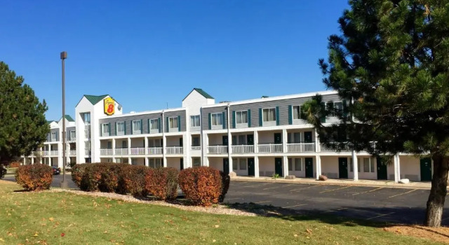 Super 8 Madison East