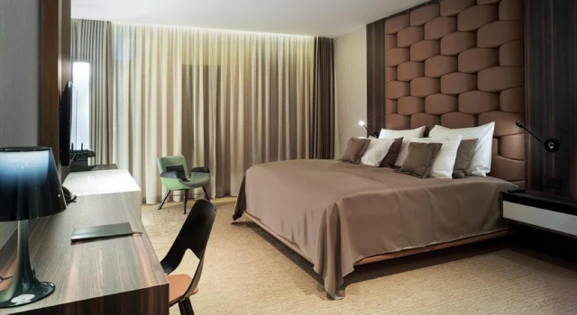 Theatre Hotel, Забронировать Отель Оломоуц Haná, рядом с Железнодорожный вокзал Оломоуц