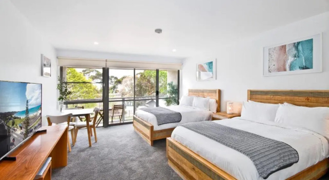 Студия с балконом Lorne Bay View Motel