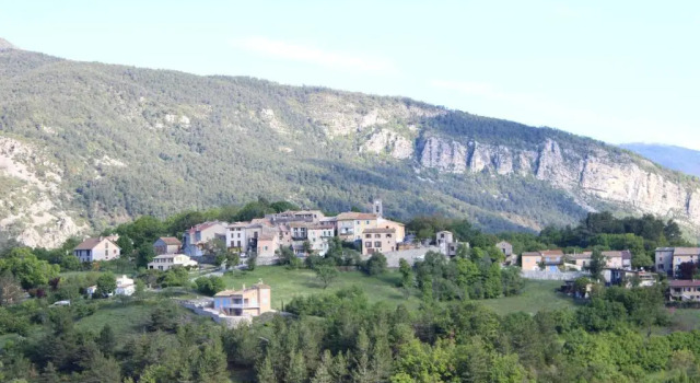 location vacances, Rezerwuj Hotel Saint-Julien-du-Verdon 