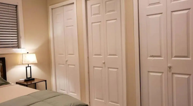 Room in House - Majestic Private Room, Buchen Sie Hotel Hybla Valley USA
