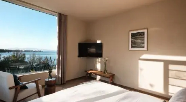 Люкс с красивым видом из окна THE BellaVita Hotel and SPA