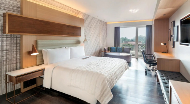 Двухместная семейная студия с балконом и с видом на город Le Meridien Goa, Calangute