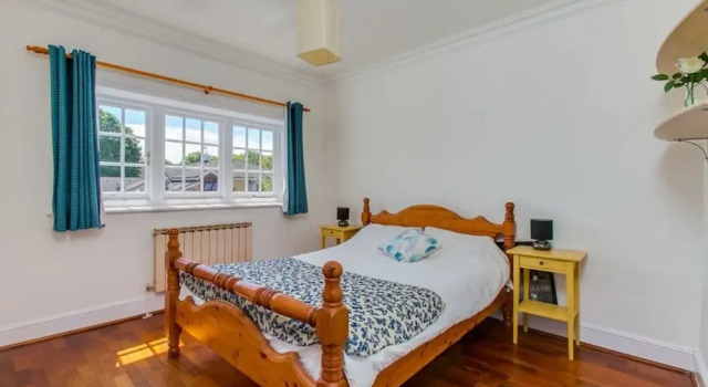 Quirky and Social 3 Bedroom Flat, Забронировать Отель Отели Англии 3 звезды, 3*
