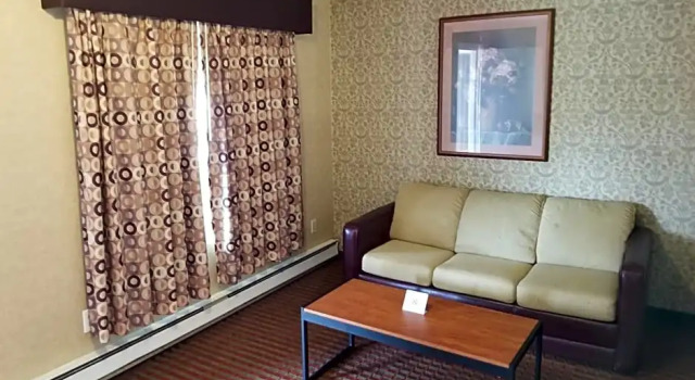 Люкс Standard All Seasons Inn & Suites