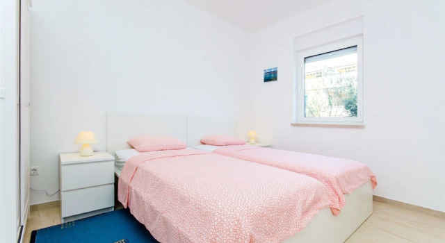 Apartments Branimir, Book Apartment Hotels in Mandre with Parking, Parking