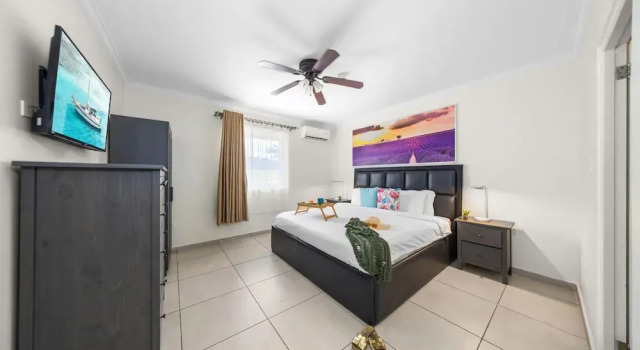 Cozy Bliss Condo w Pool Steps From Eagle Beach, Забронировать Отель Ораньестад Аруба