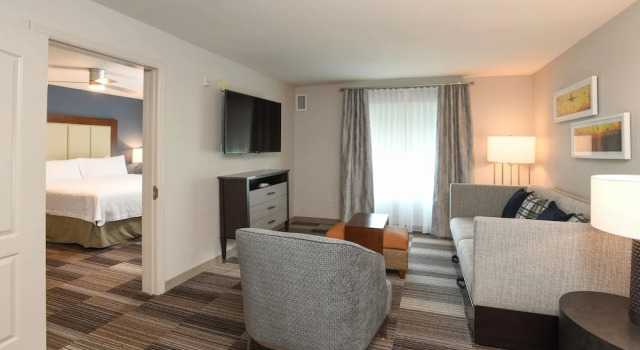 Номер Standard Homewood Suites Cincinnati Airport